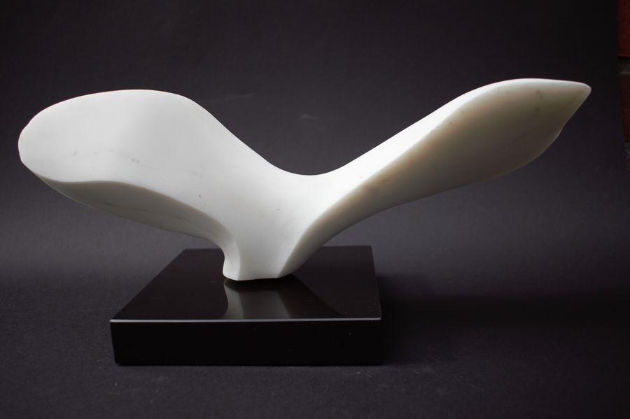 Uccello, Mamor, 16x36x16 cm